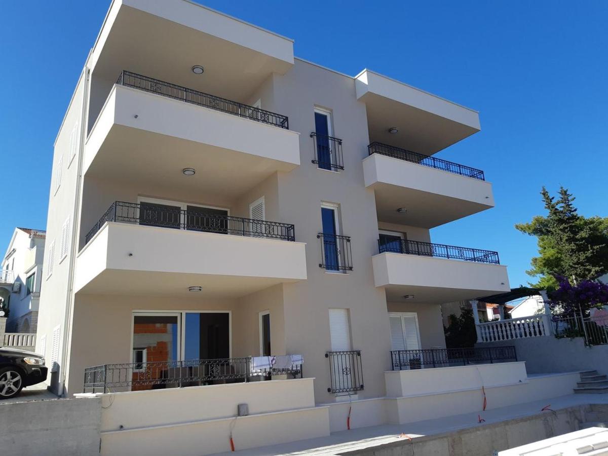 Apartment Lizzi. Трогір Екстер'єр фото
